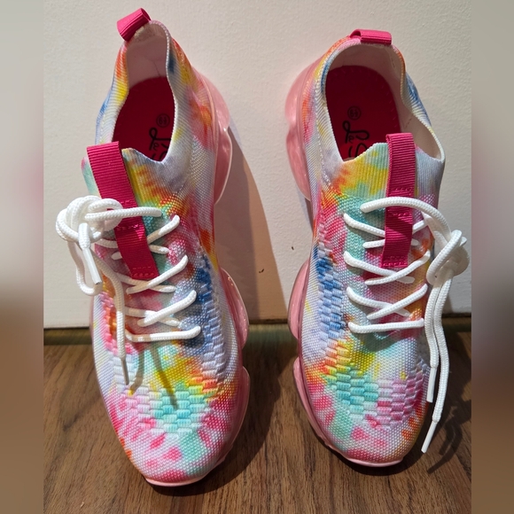 Women's La Sheelah Tie-Dye Sneaker, Size 6.5 NWOT - Picture 4 of 11